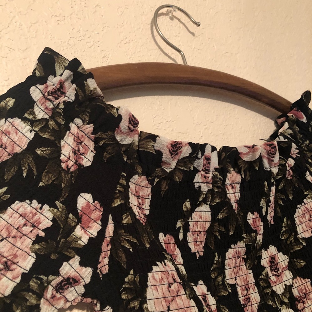 Off the Shoulder Floral Dress - Picture 3 of 4